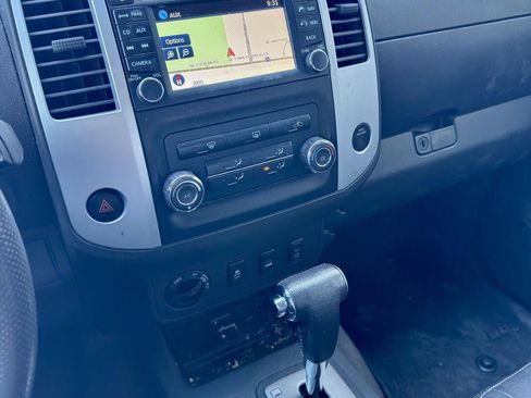 Used 2013 Nissan Xterra PRO-4X w/ Pro-4x Leather Pkg image 20