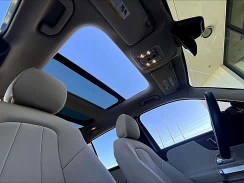 Used 2023 Mercedes-Benz GLB 250 image 13