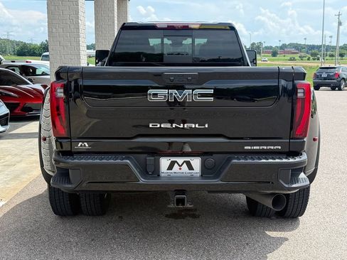 Used 2024 GMC Sierra 3500 Denali Ultimate AWD/4WD image 17