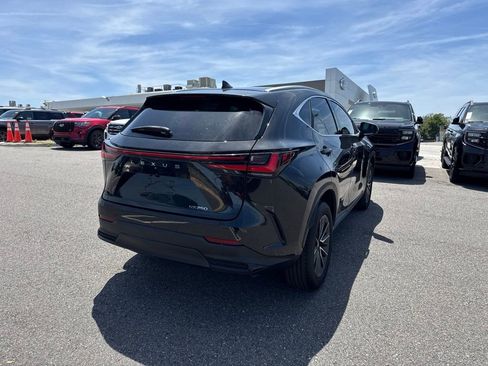 Used 2024 Lexus NX 250 FWD image 2