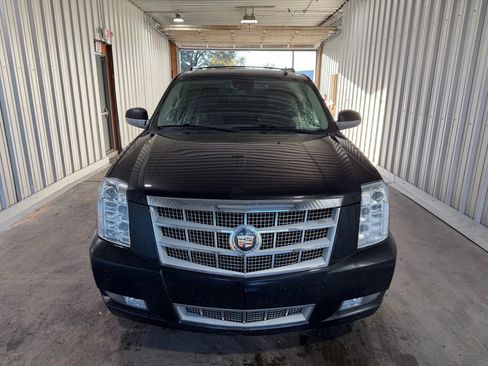 Used 2011 Cadillac Escalade ESV Platinum image 3