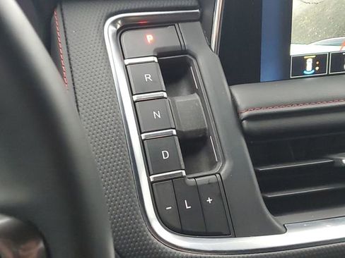 Used 2023 Chevrolet Suburban RST w/ Luxury Package image 16