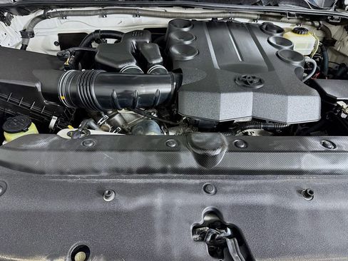 Used 2014 Toyota 4Runner SR5 RWD image 38