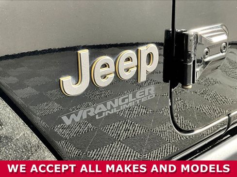 Used 2022 Jeep Wrangler Unlimited Rubicon w/ Xtreme Recon 35" Tire Package AWD/4WD image 22
