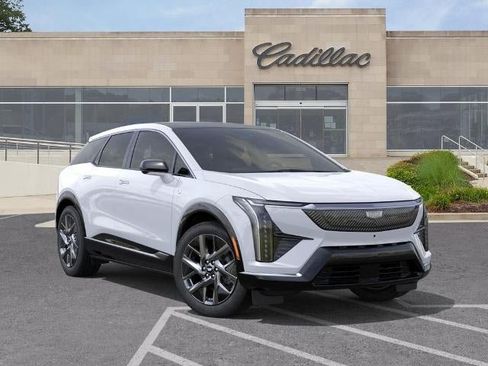 New 2026 Cadillac Optiq Luxury 2 RWD image 7