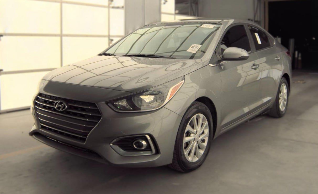 Used 2022 Hyundai Accent SEL FWD image 1
