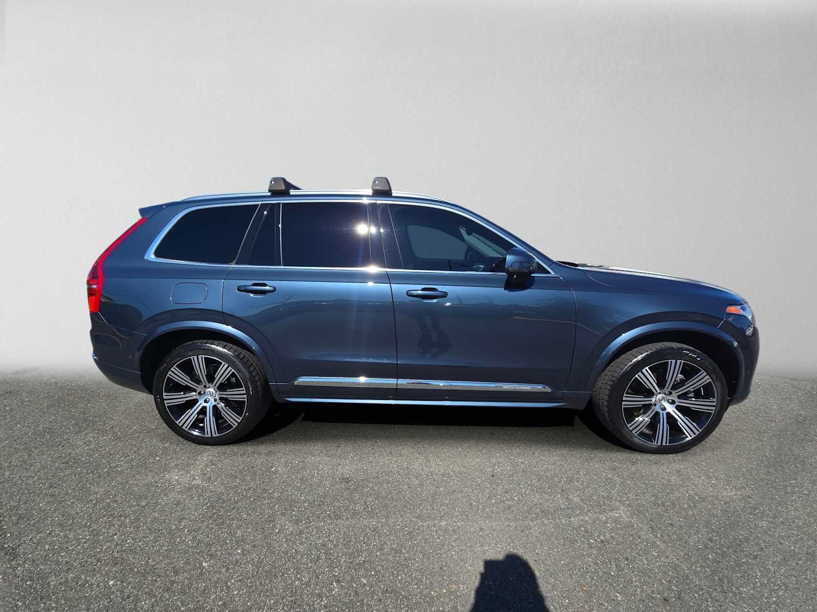 Used 2023 Volvo XC90 T8 Ultimate AWD/4WD image 2