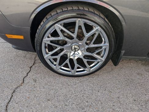 Used 2014 Dodge Challenger SXT image 25