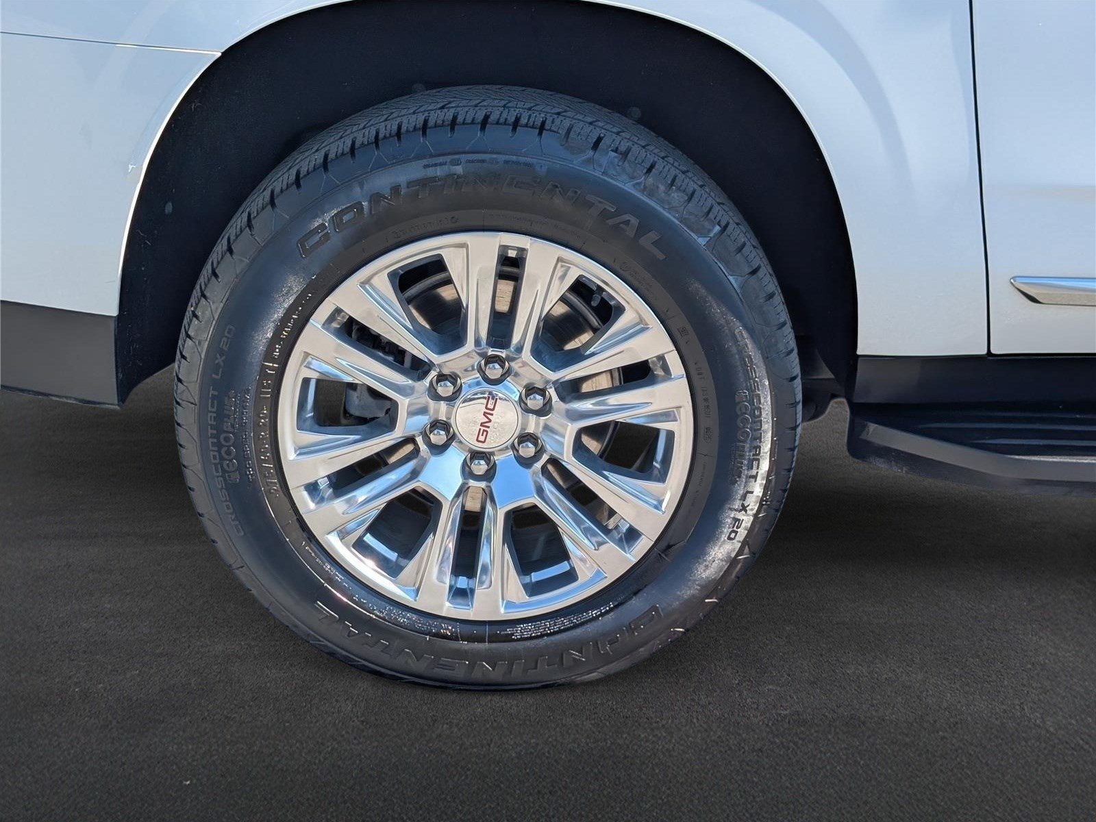Used 2025 GMC Yukon XL Denali AWD/4WD image 10
