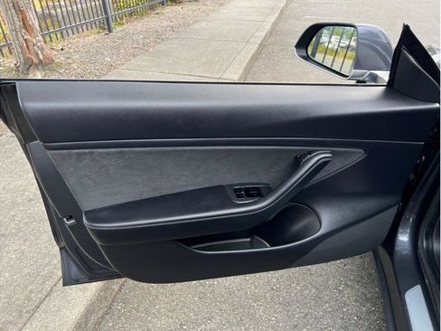 Used 2019 Tesla Model 3 Long Range image 3