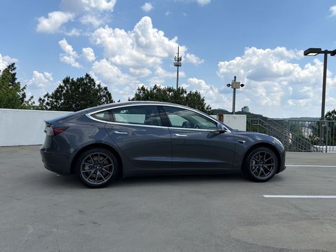 Used 2018 Tesla Model 3 Long Range RWD image 7