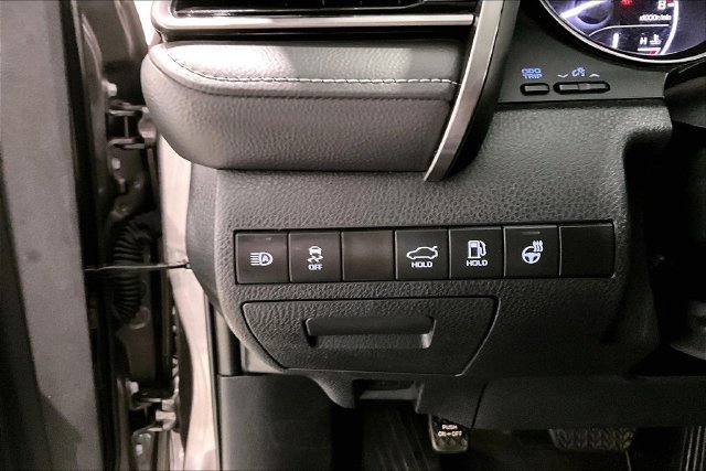 Used 2024 Toyota Camry SE FWD image 43