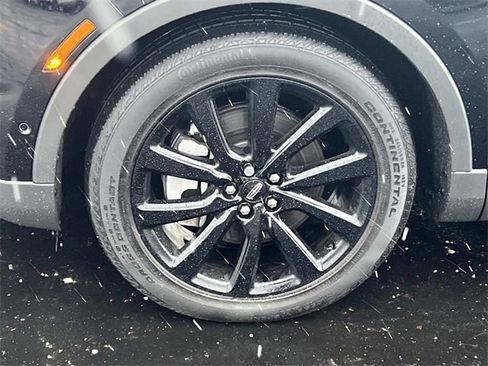 Used 2023 Lincoln Nautilus Reserve w/ Equipment Group 201A image 10