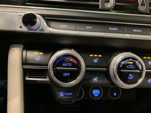 Used 2022 Genesis G70 3.3T w/ Sport Advanced Package image 36