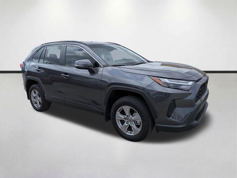 Used 2025 Toyota RAV4 XLE FWD image 1