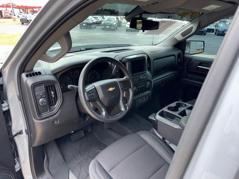 Used 2024 Chevrolet Silverado 1500 Custom image 10