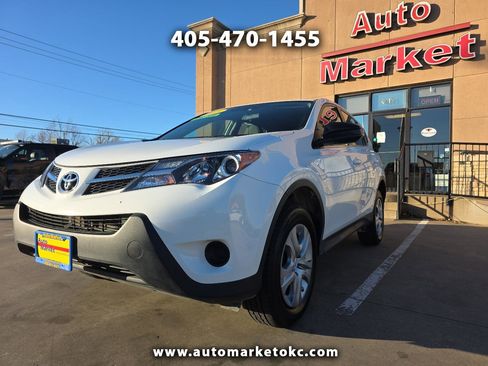 Used 2015 Toyota RAV4 LE image 1