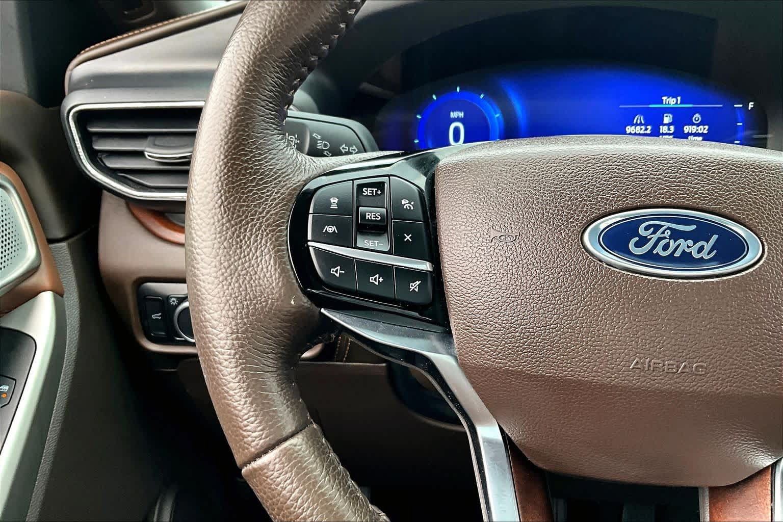 Used 2023 Ford Explorer King Ranch w/ Technology Package RWD image 24
