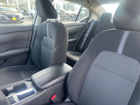 Used 2025 Nissan Sentra SV image 35