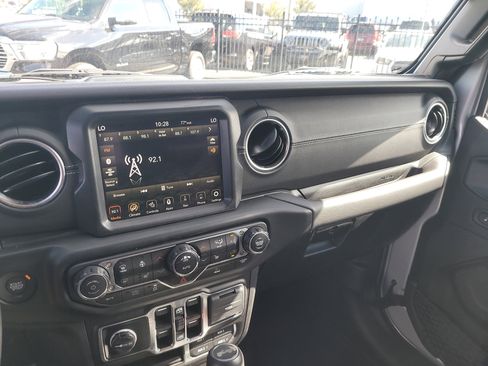 Used 2022 Jeep Wrangler Unlimited Sahara w/ Cold Weather Group image 19