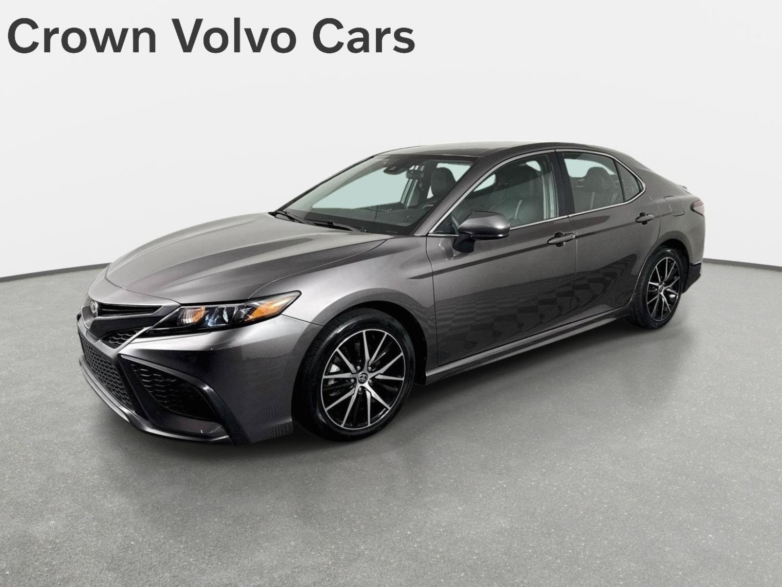 Used 2021 Toyota Camry SE FWD image 1