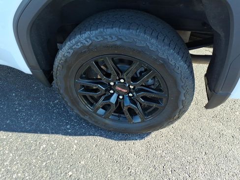 Used 2024 GMC Sierra 1500 Elevation w/ Preferred Package image 7