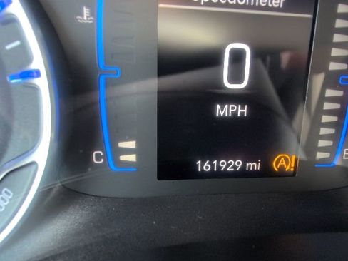 Used 2021 Chrysler Voyager L image 21