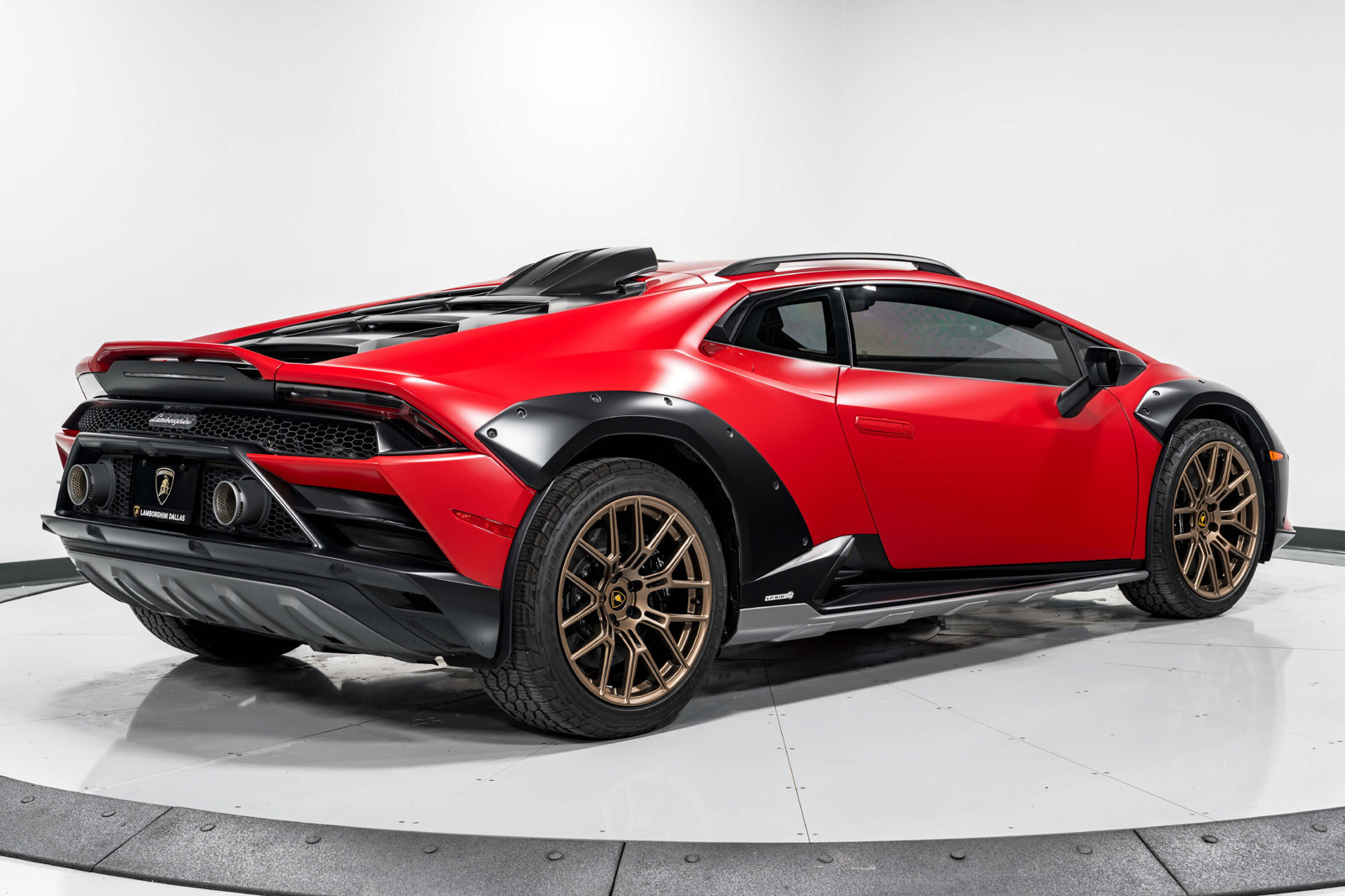 Used 2023 Lamborghini Huracan Sterrato AWD/4WD image 4