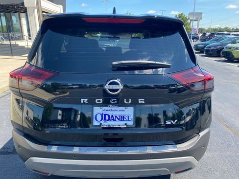 Used 2023 Nissan Rogue SV w/ SV Premium B Package FWD image 5