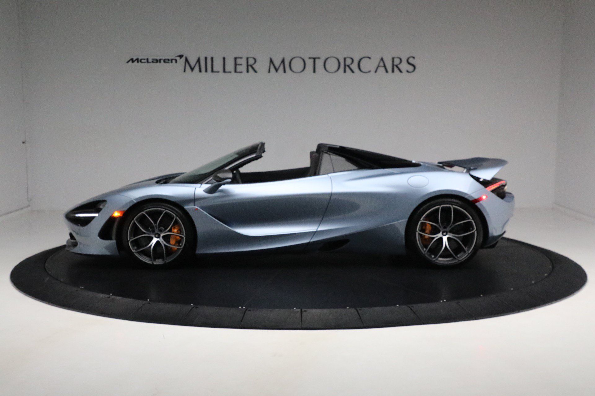 Used 2023 McLaren 720S Performance RWD image 3