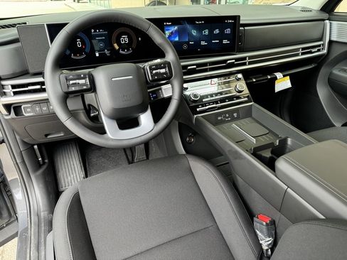 New 2025 Hyundai Santa Fe SE image 2
