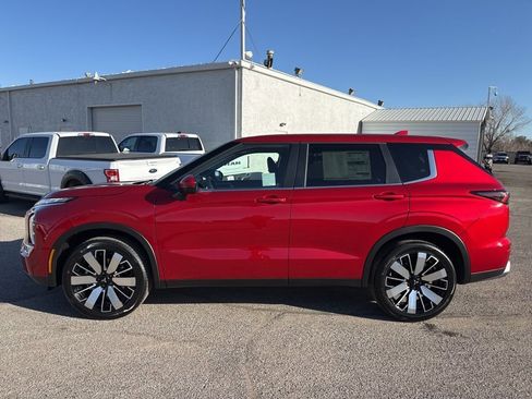 New 2026 Mitsubishi Outlander SE image 4