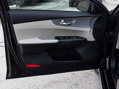 Used 2023 Kia Forte LXS image 11