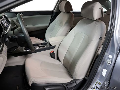 Used 2017 Hyundai Sonata SE image 11