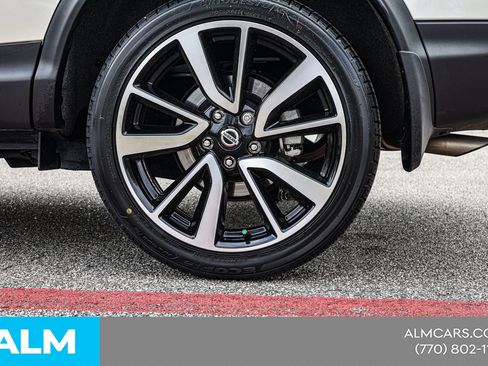 Used 2018 Nissan Rogue Sport SL image 17