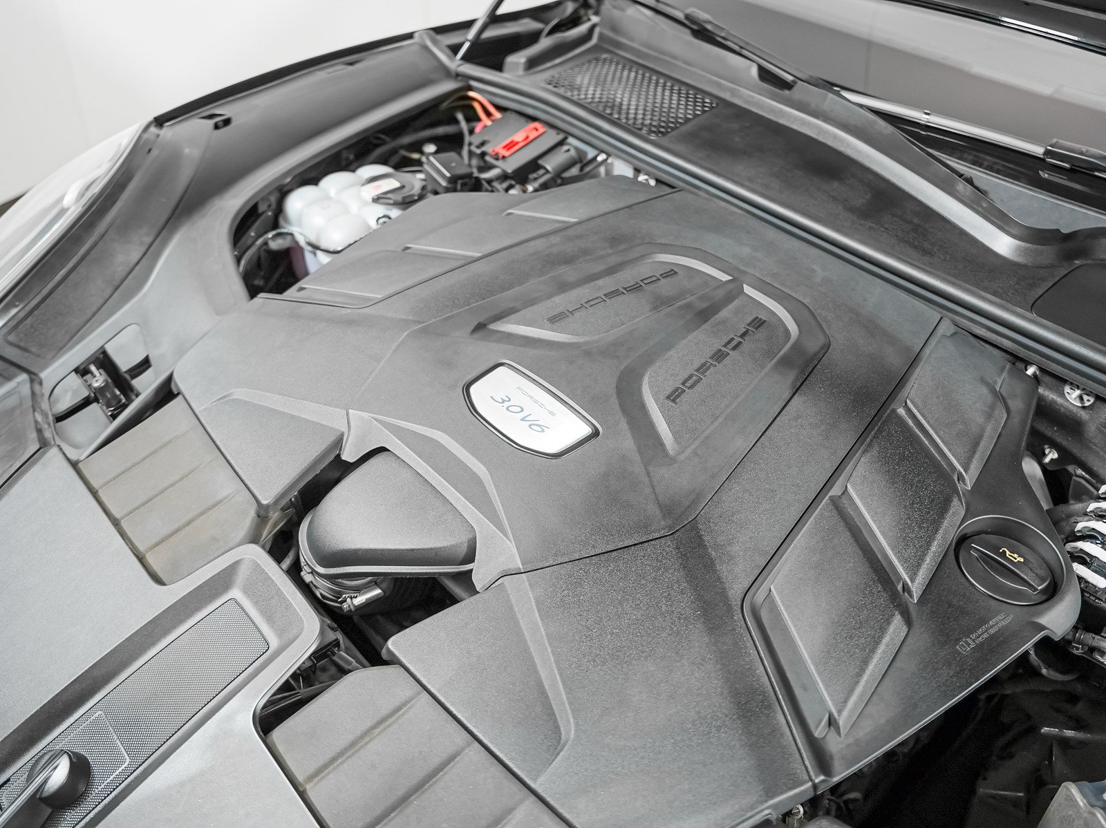 Certified 2023 Porsche Cayenne AWD/4WD image 15