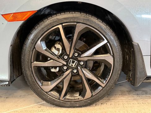 Used 2018 Honda Civic Sport image 24
