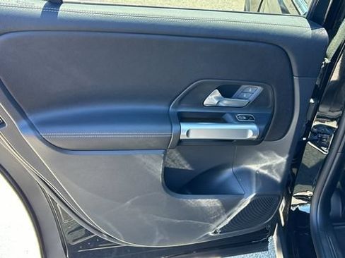 Used 2022 Mercedes-Benz GLB 250 w/ Premium Package Lite image 14