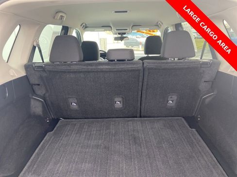 Used 2023 Nissan Rogue S image 9