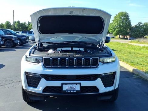 New 2026 Jeep Grand Cherokee L Limited w/ Luxury Tech Group II AWD/4WD image 23