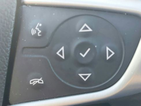 Used 2019 GMC Acadia SLE image 22