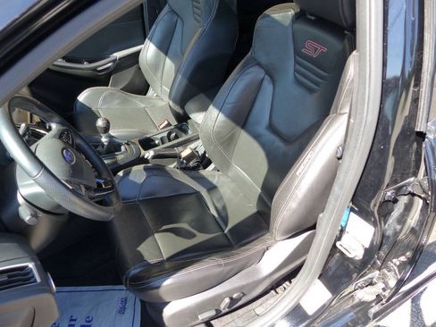 Used 2016 Ford Focus ST w/ Equipment Group 402A FWD image 24