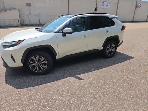 Used 2022 Toyota RAV4 Limited AWD/4WD image 6