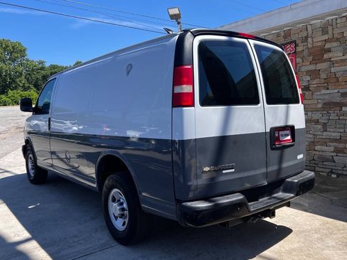 Used 2014 Chevrolet Express 2500 RWD image 4