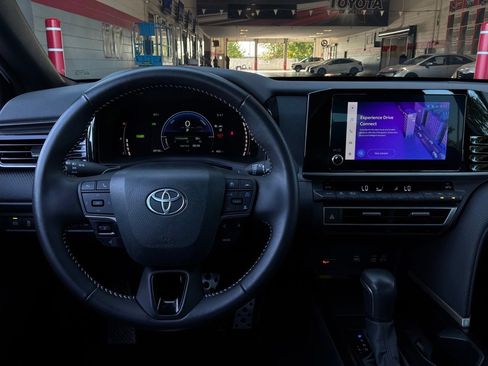 Used 2026 Toyota Camry SE FWD image 14