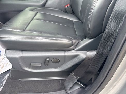 Used 2024 Ford Expedition XLT image 23