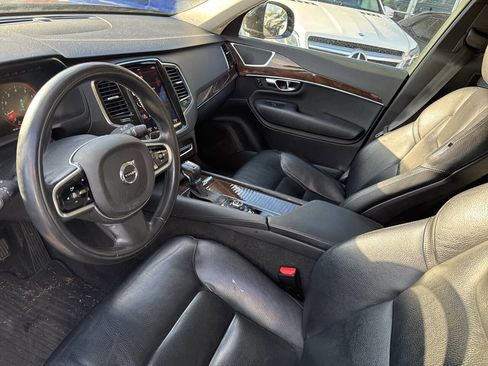 Used 2016 Volvo XC90 T6 Momentum w/ Momentum Plus Package image 7