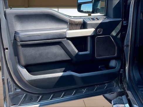 Used 2021 Ford F250 Lariat w/ Lariat Value Package AWD/4WD image 22