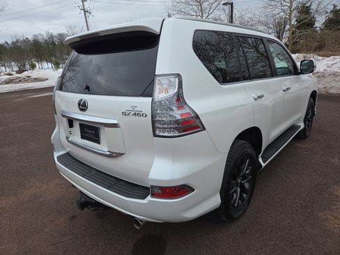 Certified 2023 Lexus GX 460 Premium w/ Premium Plus Package image 3
