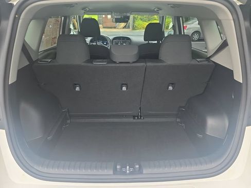 Used 2025 Kia Soul LX w/ LX Technology Package FWD image 12